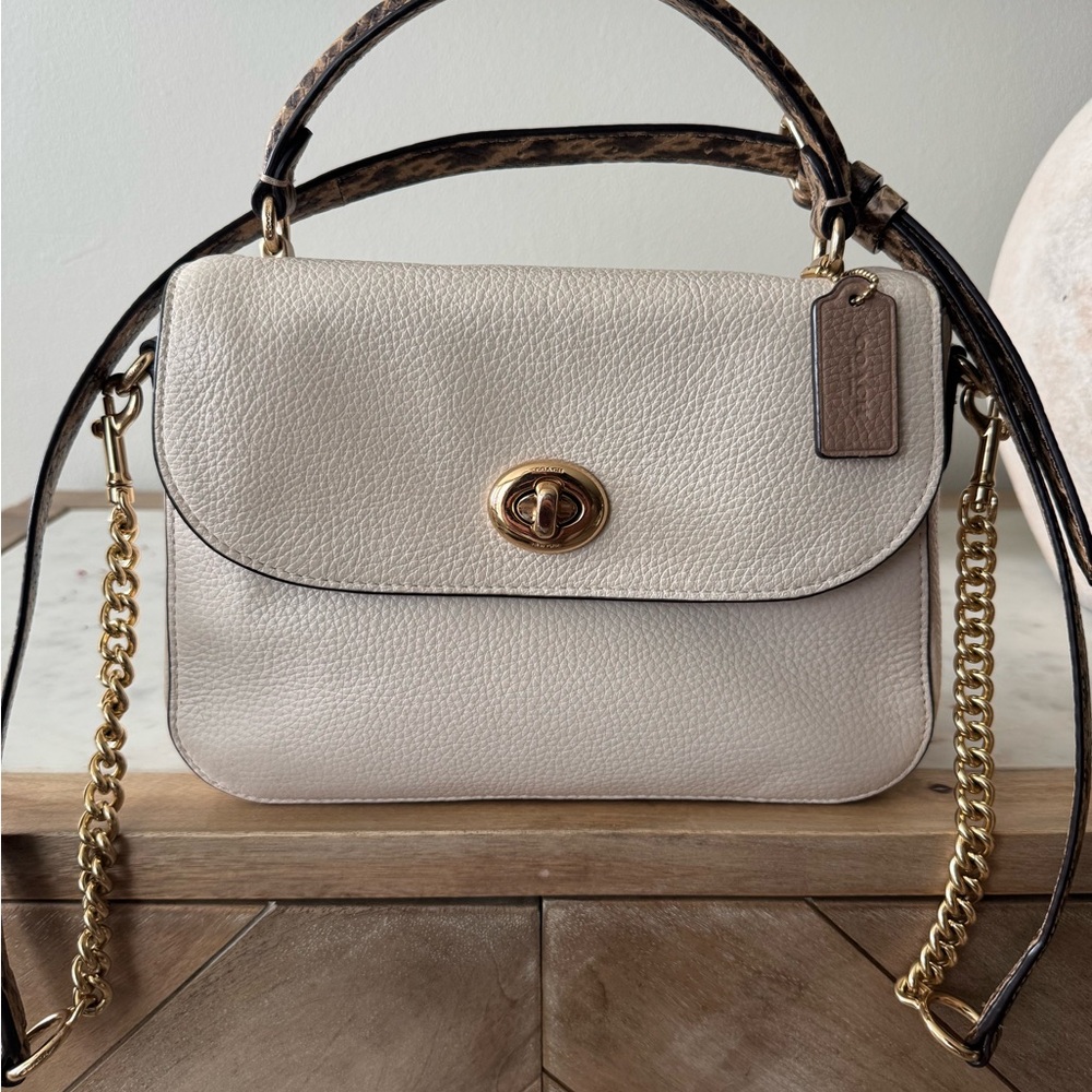 Coach Cream and Gold Leather Shoulder Bag